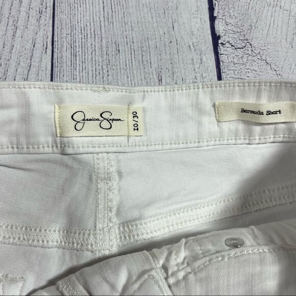 NWOT Jessica Simpson Bermuda White Shorts Sz 10/30 - Picture 4 of 8